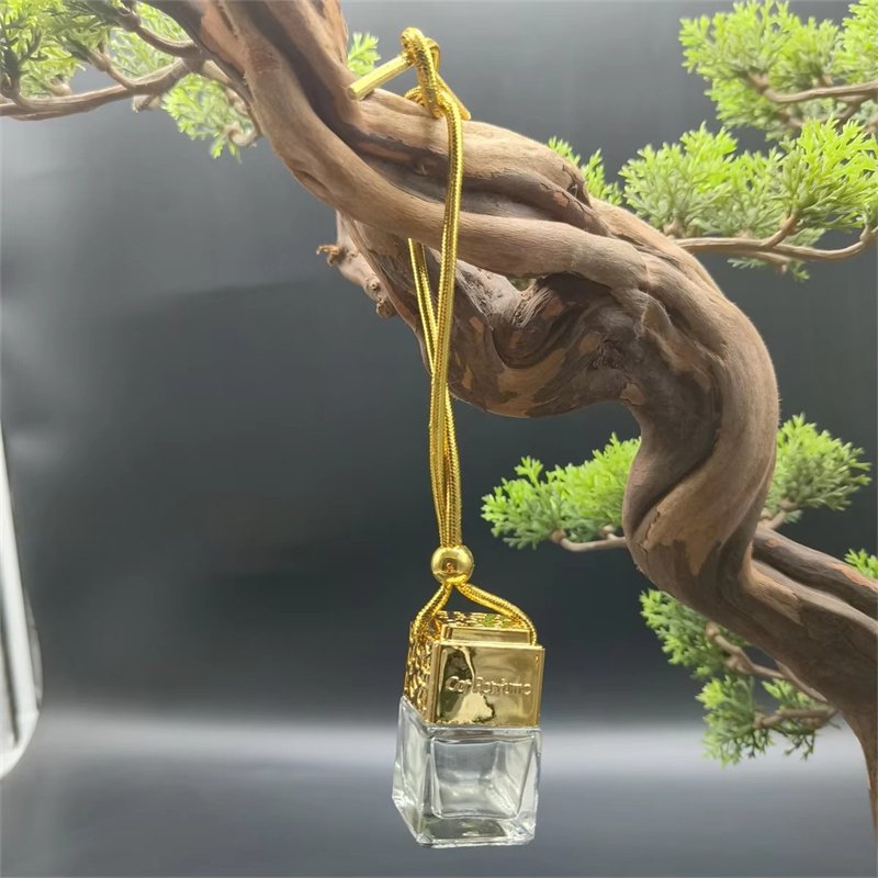 8ml Empty Square Shaped Gradient Color Perfume Hanging Car Pendant Diffuser Glass Bottle Perfume Diffuser Bottle