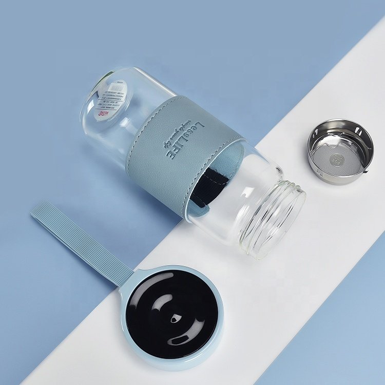 Eco Borosilicate Glass Girls Drinking 500 ml Bottle Clear engrave logo Glass Water Bottle for juice With Sleeve