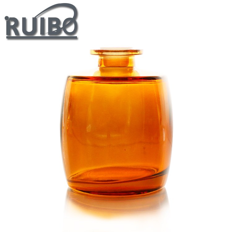 Custom shape reed diffuser glass bottle aromatherapy bottle