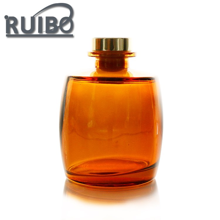 Custom shape reed diffuser glass bottle aromatherapy bottle