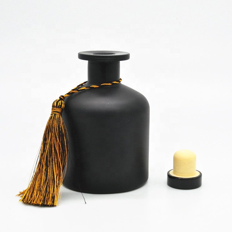 High quality beautiful design in stock ready to ship decorative black Glass Bottle 250 ml Reed Diffuser