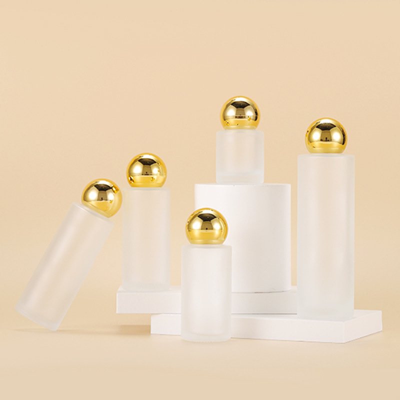 New style Spot goods 20-150ml amber flat shoulder transparent matte Makeup Remover Water Spherical lid toner glass bottle