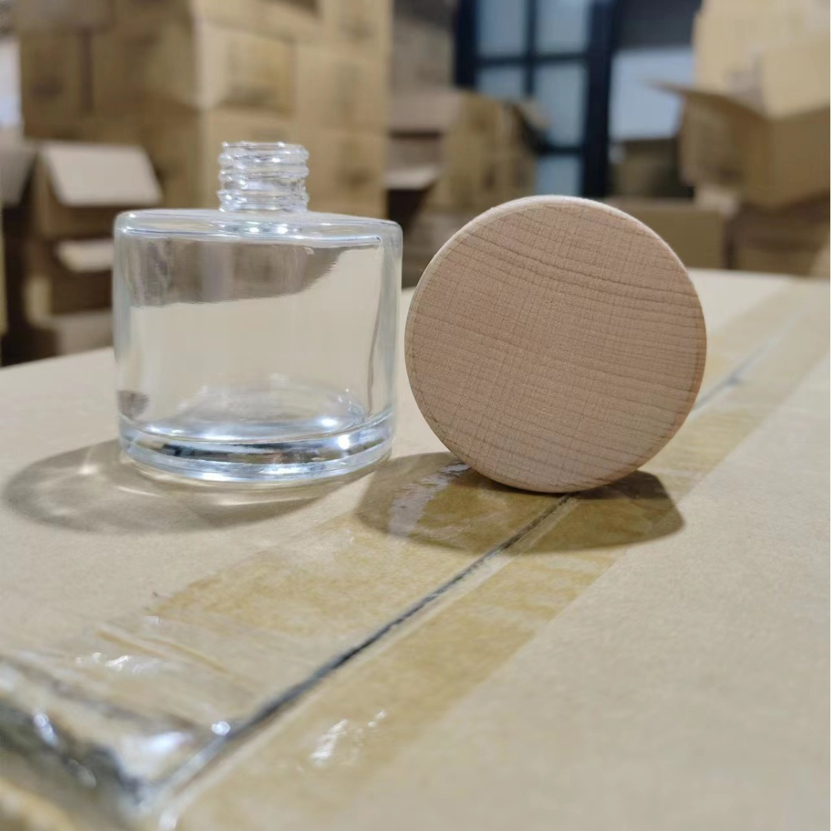High Quality 50ML Empty Round Aroma Bottle Wooden Lid Car Perfume Bottle Car Air Freshener Empty Car Perfume Bottle