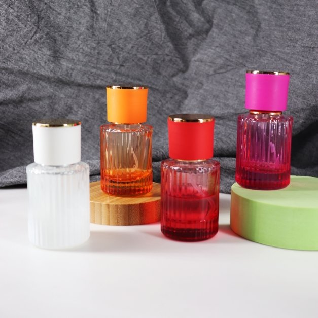 High Quality Wholesale Fashion Perfume Bottle 50ml Transparent Custom Color Perfume Glass Bottles with custom logo