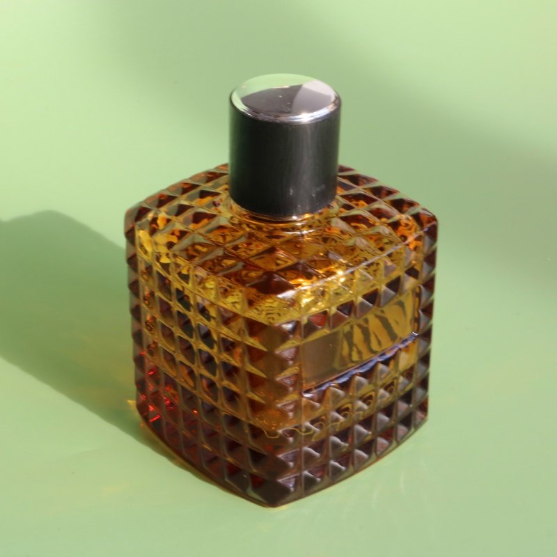 Newest Luxury Unique Empty Glass Perfume Spray Bottle with Lid Elegant Glass Bottles for Parfum