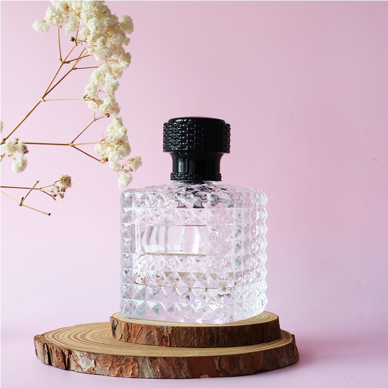 Newest Luxury Unique Empty Glass Perfume Spray Bottle with Lid Elegant Glass Bottles for Parfum