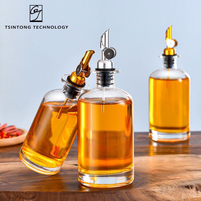 Wholesale 500ml Elegant and Classy Olive Oil Dispenser Glass Bottle with Gold or Silver Stainless Steel Spout for Kitchen