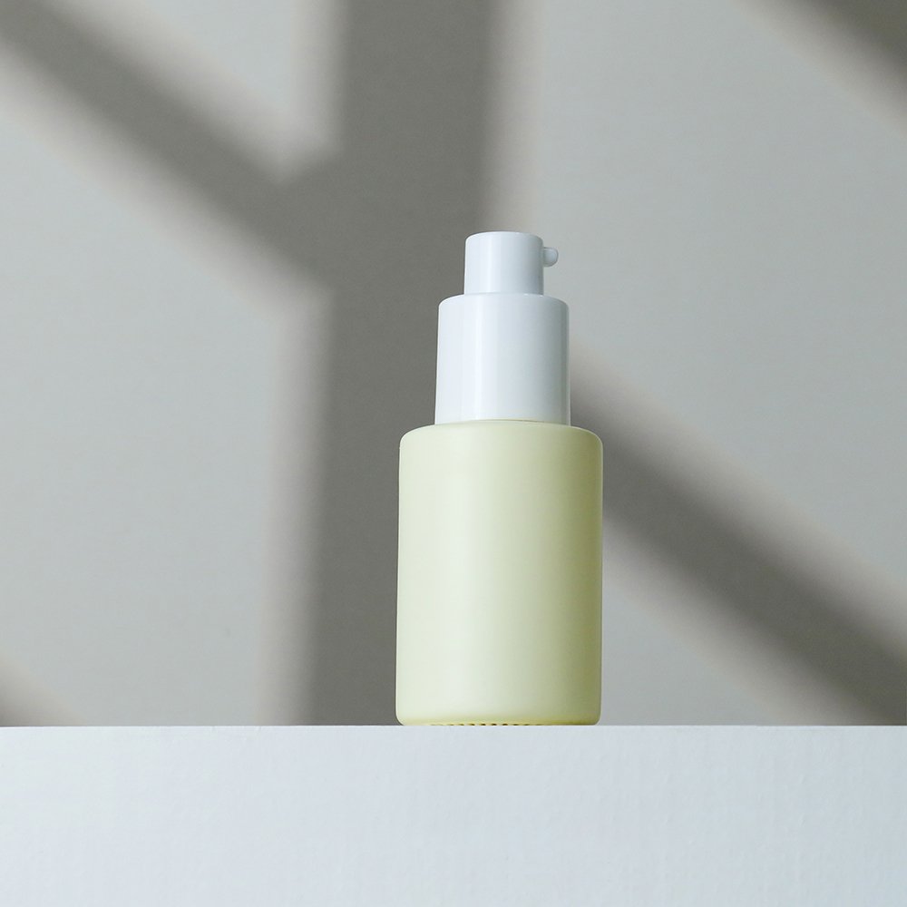 The essential oil glass bottle with dropper or plastic pump empty 30 ml 15 ml 60 ml 100 ml round essential oil bottle