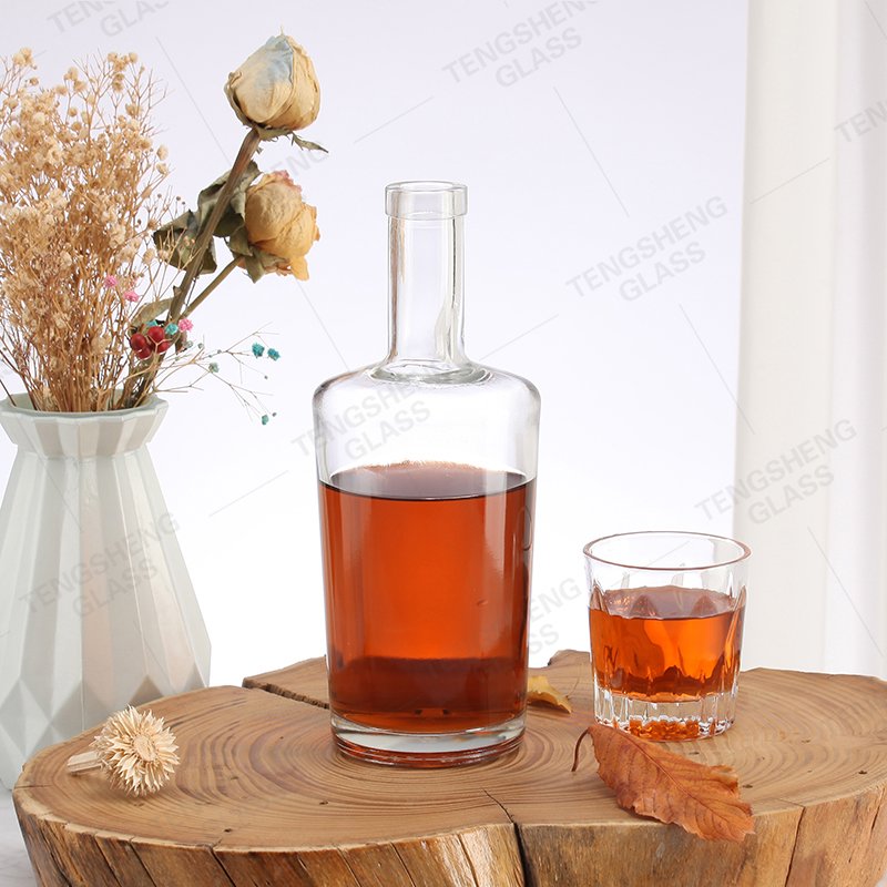 Factory Direct Sales Classic Liquor bottle 500ml 750ml Wine bottle Whiskey bottle