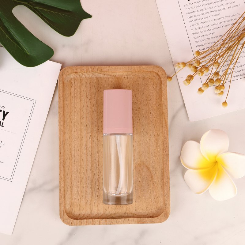 Flat shoulder spray bottle cosmetics essence oil bottle emulsion plastic lid spray glass bottle