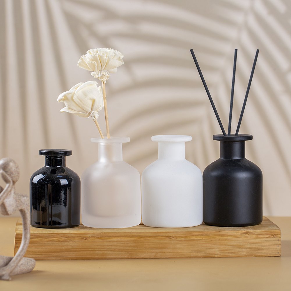 High end frosted custom 200ML Round Glass Bottle Reed Diffuser for holiday gifts