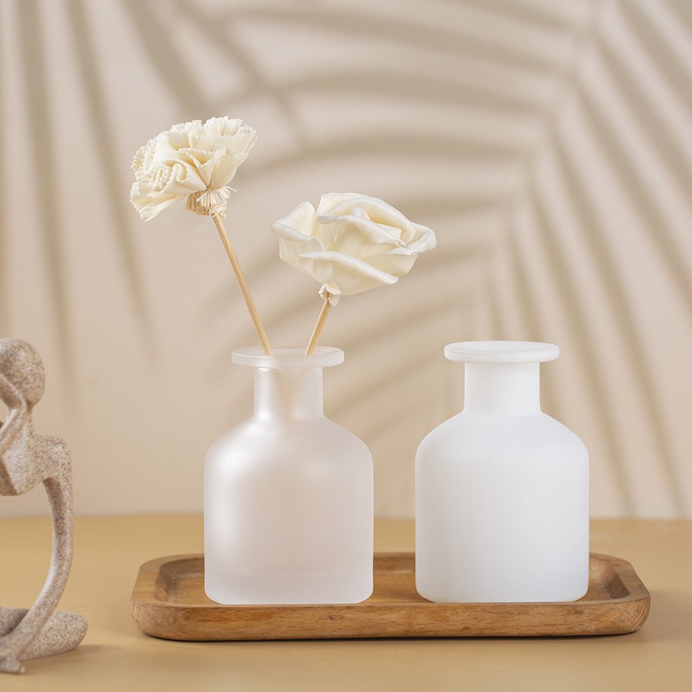High end frosted custom 200ML Round Glass Bottle Reed Diffuser for holiday gifts