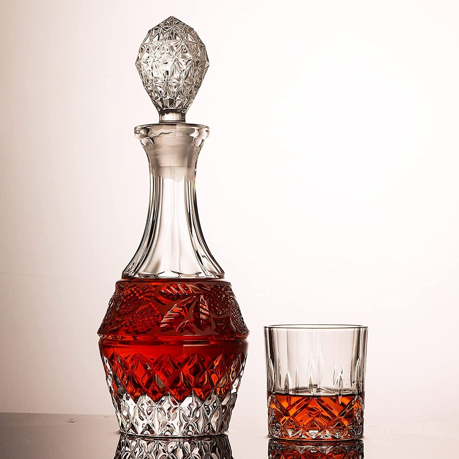 New product 650ml Clear glass whisky bottle with lid drinking glass bottle