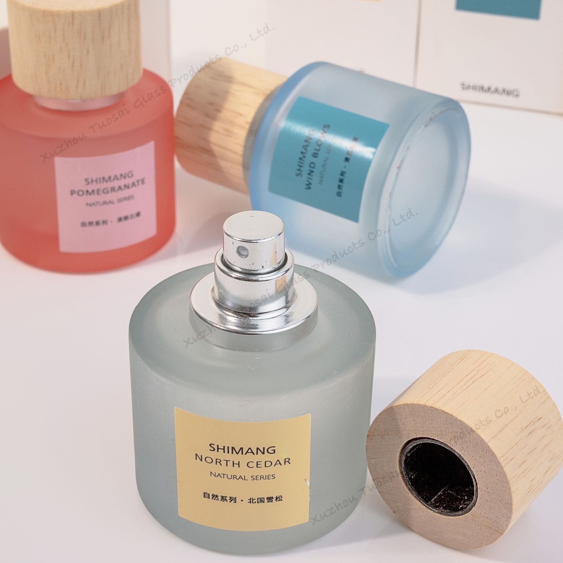 30ml 50ml 100ml spray perfume bottle empty vintage green red blue frost modern smoky round perfume glass bottle with wooden lid