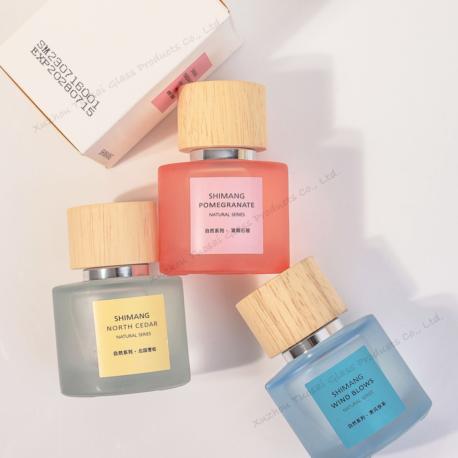 30ml 50ml 100ml spray perfume bottle empty vintage green red blue frost modern smoky round perfume glass bottle with wooden lid