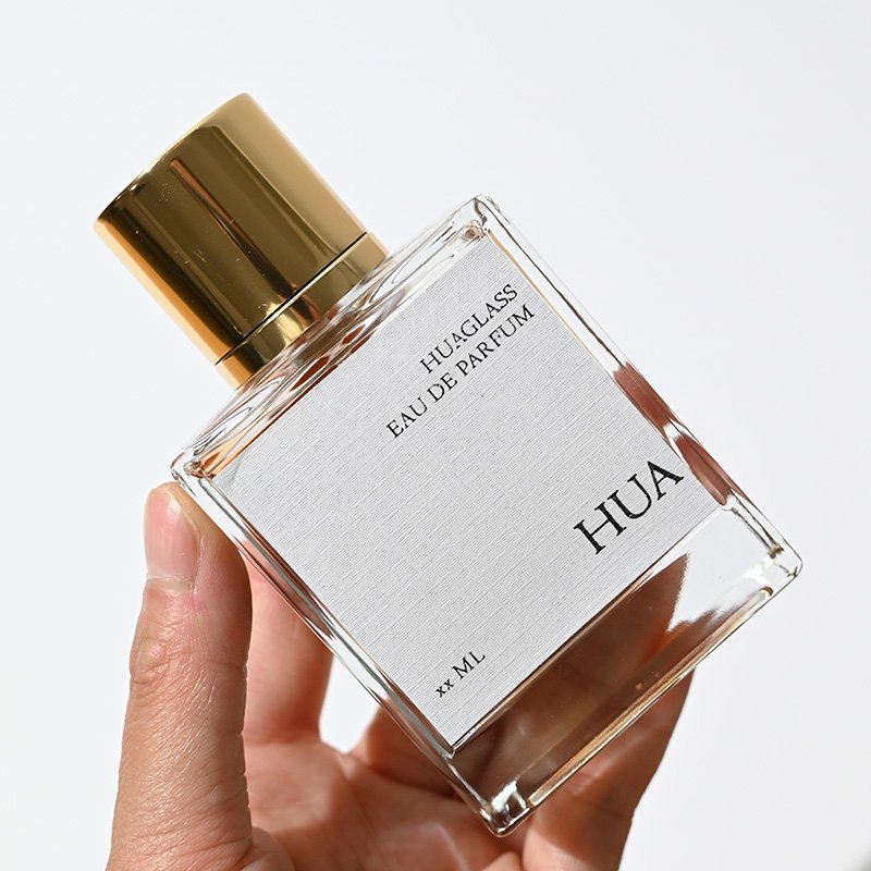 High Quality 50ml Clear Perfume Glass Bottle White Black Magnetic Cap Square Aluminium Perfume Spray Bottle Gift Box Packaging