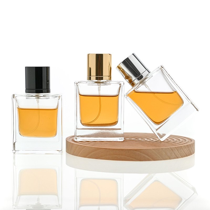 High Quality 50ml Clear Perfume Glass Bottle White Black Magnetic Cap Square Aluminium Perfume Spray Bottle Gift Box Packaging