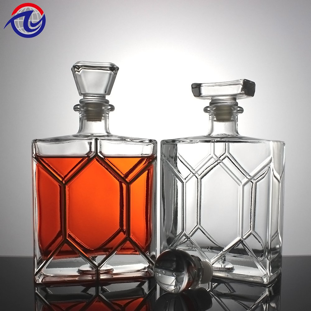 custom design high quality square shape 750ML whisky tequila brandy vodka glass bottle empty clear glass bottle