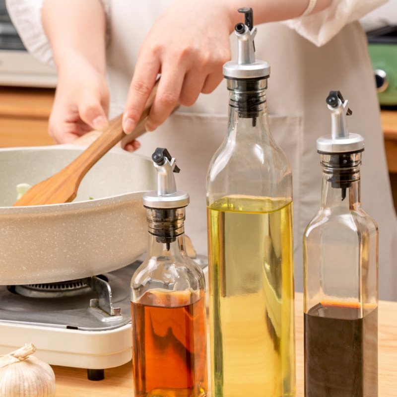 250ml 16oz 500ml Kitchen Square Cooking Glass Vinegar Bottle with Pourer Spout for Condiment Soy Sauce Olive Oil Vinegar