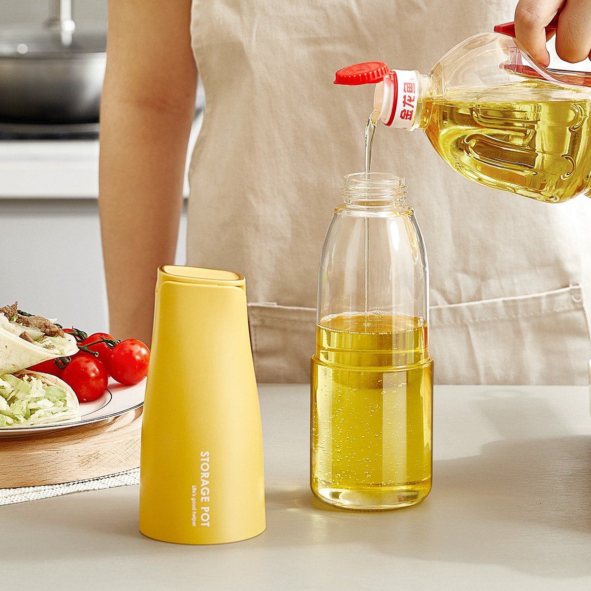 High Quality 500ML Kitchen Oil Filter Cooking Oil Glass Bottle Automatic Opening And Closing Gravity Glass Oil Pot with lid