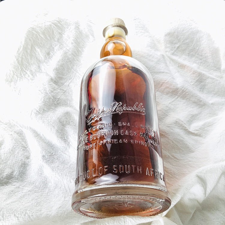 Wholesale Empty 375ml 500ml 700ml liquor glass bottle for alcoholic beverages whisky vodka tequila brandy gin