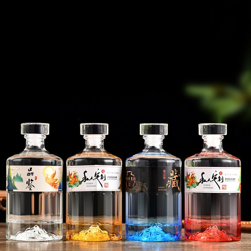 Manufacturer of Mountain Base Crystal Cover 500ml 700ml Japanese Bottle Empty Liquor Spirit Vodka Whisky Glass Wine Bottle