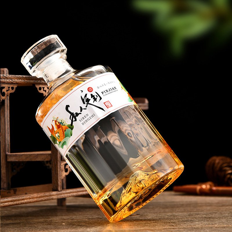 Manufacturer of Mountain Base Crystal Cover 500ml 700ml Japanese Bottle Empty Liquor Spirit Vodka Whisky Glass Wine Bottle