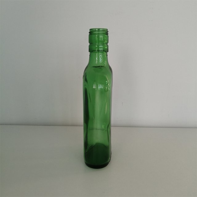 Hot sale 350ml emerald green glass bottle flask bottle whisky bottle