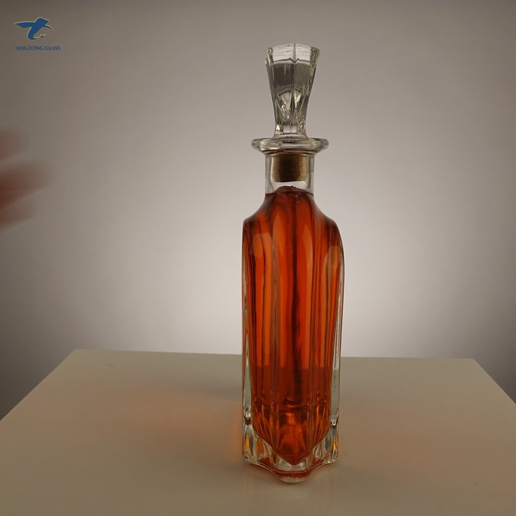 Creative elegant cap round rectangular shaped 375ml 500ml 700ml 750ml vodka whisky brandy xo liquor wine glass bottles