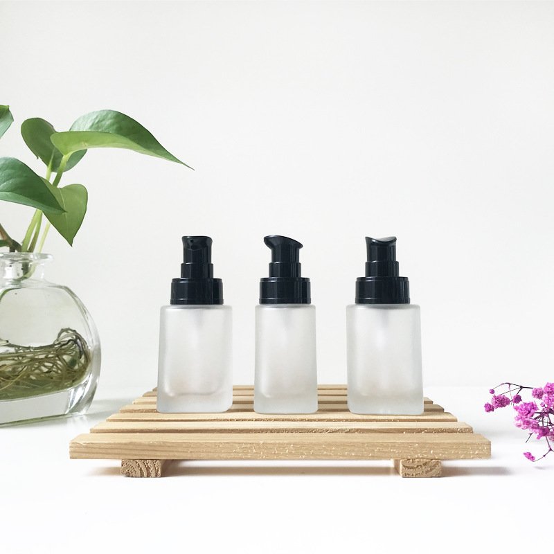 China Good Price Square Black Pump 30ml Frosted Glass Bottle BB Cream Makeup Lotion Serum Skincare Glass Bottle