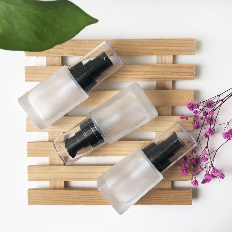 China Good Price Square Black Pump 30ml Frosted Glass Bottle BB Cream Makeup Lotion Serum Skincare Glass Bottle