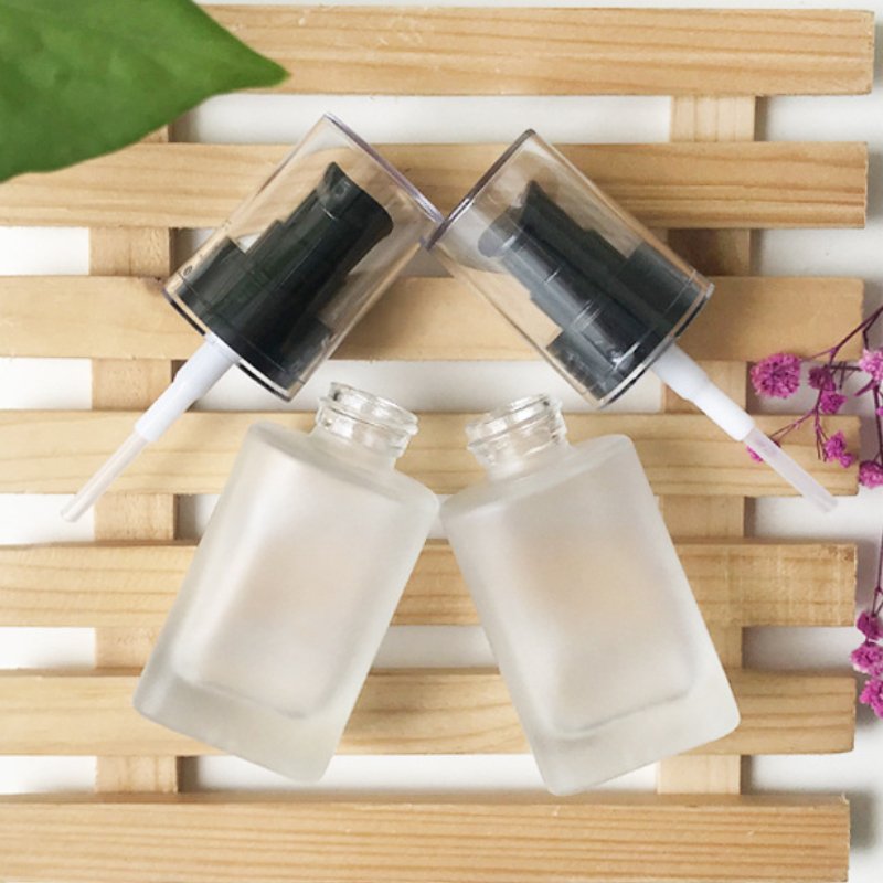 China Good Price Square Black Pump 30ml Frosted Glass Bottle BB Cream Makeup Lotion Serum Skincare Glass Bottle