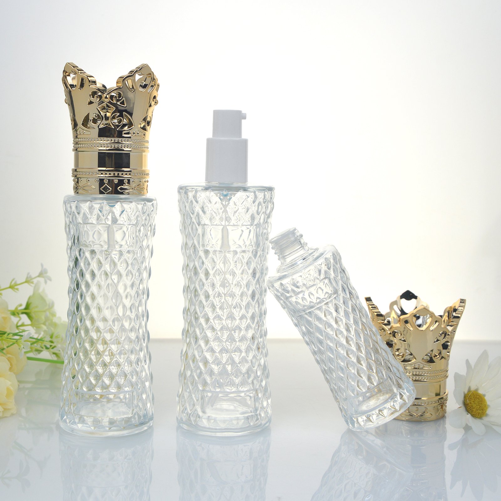 Factory OEM Luxury Cosmetic Set Glass Packaging Bottles Luxury Crown Skin Care Face Cream Empty Jars Glass Bottle