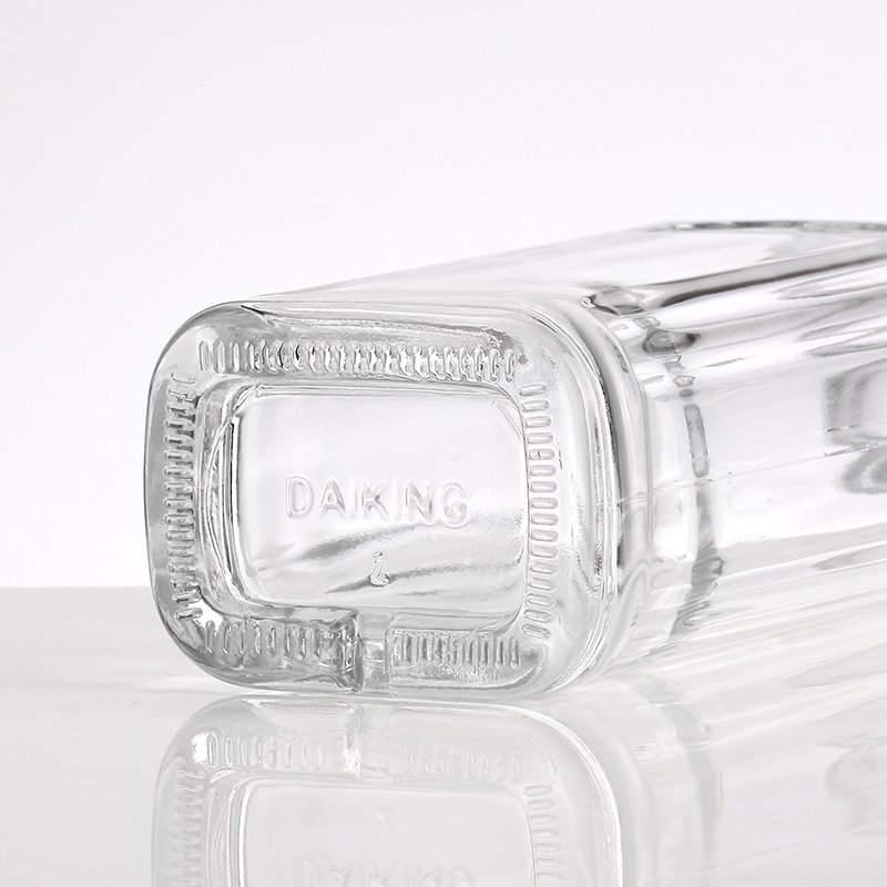 Unique transparent 750ml glass bottle square whisky glass bottle