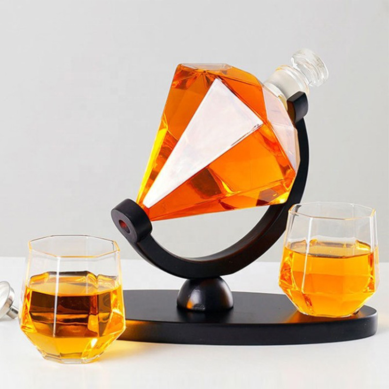 Customized 850ml 1000ml diamond shape high borosilicate bottle for liquor spirit glass bottle