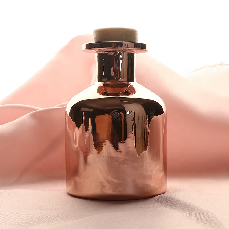 Mecury finished 100ml reed diffuser glass bottle with silver lid and black sticks