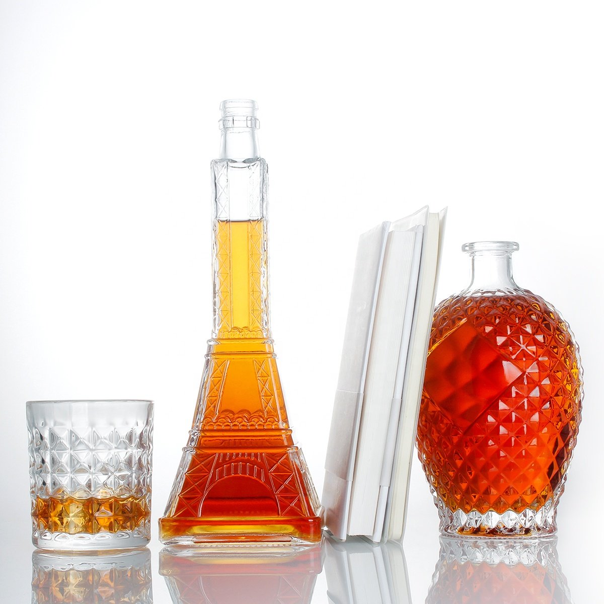 Luxury unique eiffel tower shaped glass bottles for vodka whisky brandy gin tequila rum XO