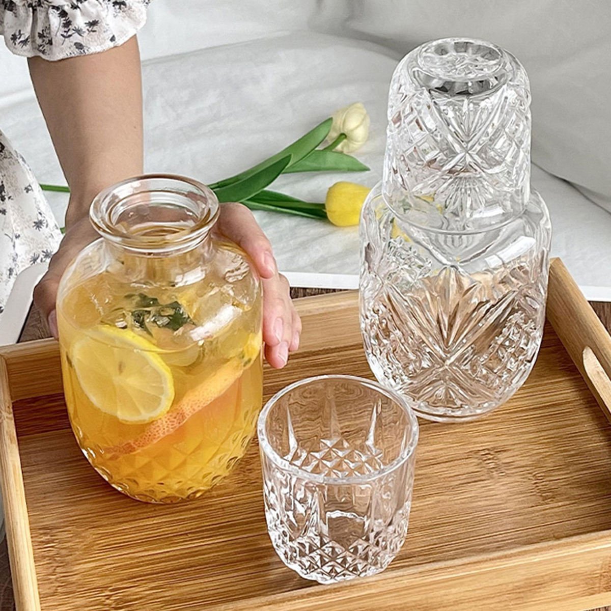 New Design Embossed Whiskey Glass Bottle High Quality Hot Sale Clear Engraving 530ml Whiskey Glass Decanter