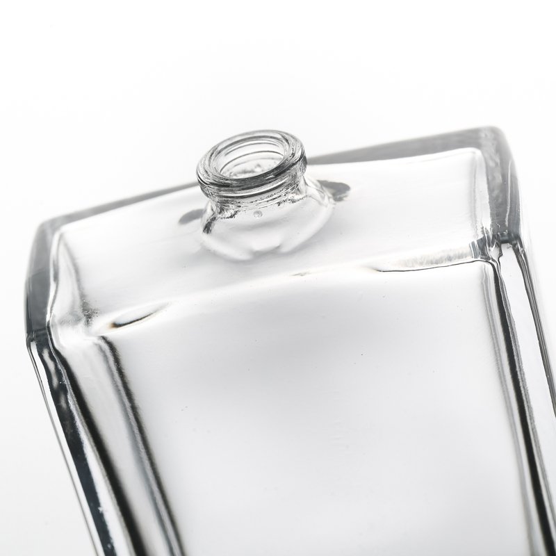 KDG Brand High end quality wholesale 110ml beverage bottles empty transparent perfume glass bottle with lids