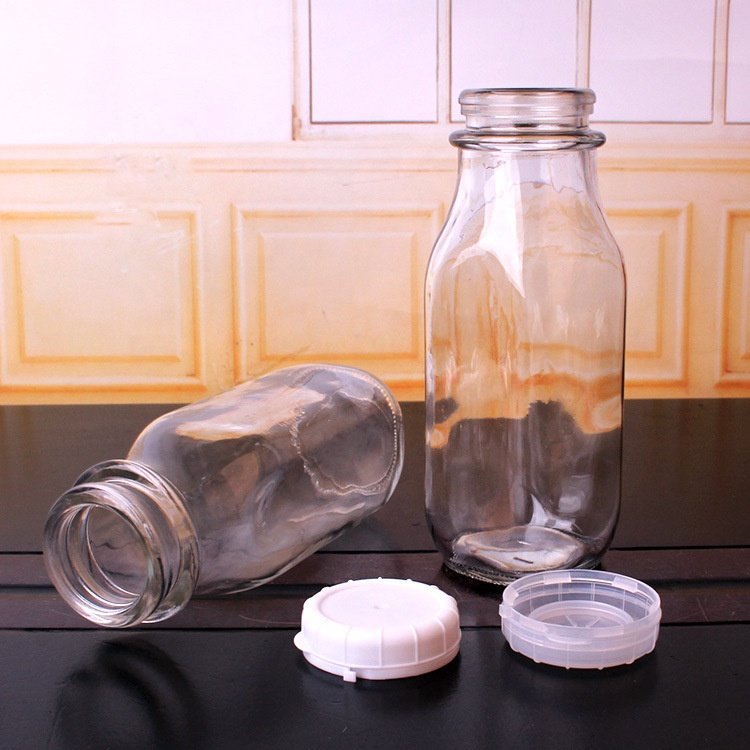 OEM 300ml 500ml 1000ml Milk Glass Bottles 16oz French Fresh Beverage Packaging Cold Brew Coffee Bottle With Lids and Logo