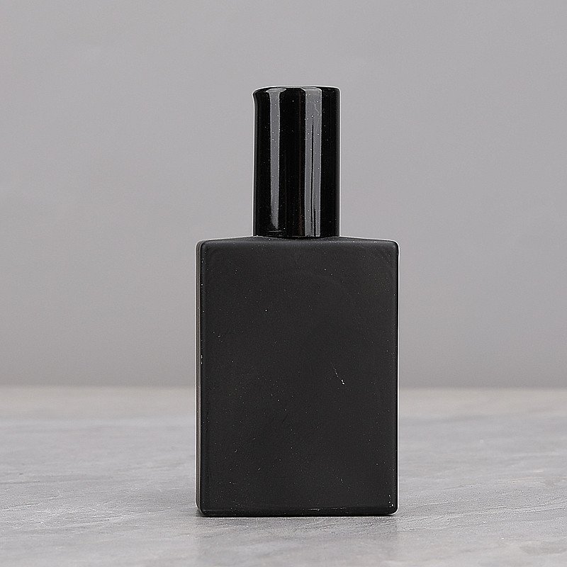 50 ml matte black glass spray bottle with mist cap