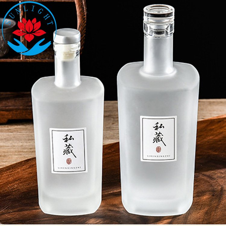 Hot Selling Products 2023 Shaped Tequila Vodka Whisky Brandy Glass Bottle Liquor Vodka Whisky Glass Bottle With Lid