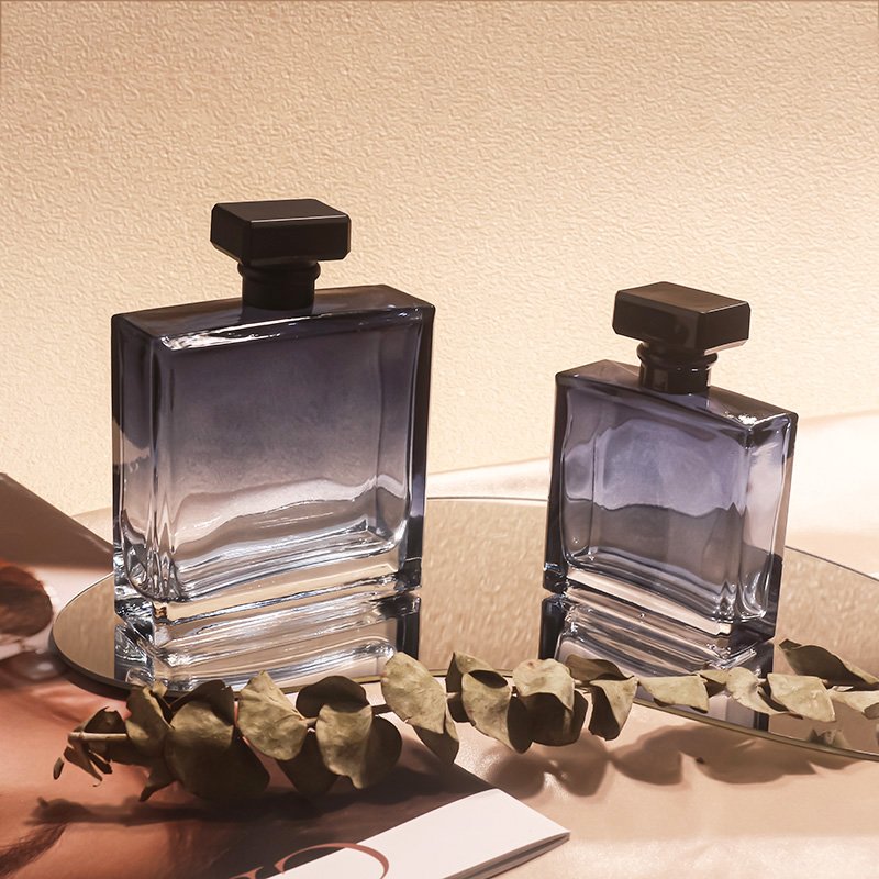 Wholesale 50ml 100ml Empty Gradient Color Glass Square Fragrance Cosmetics Packaging Spray Glass Perfume Bottle with Black Lid