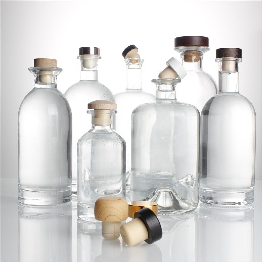 Customized 500 ml 700 ml 750 ml vodka spirits liquor glass bottles