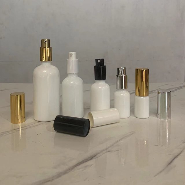 Hengjian 10ml 20ml 30ml 50ml 100ml White Porcelain Cosmetic Lotion Glass Skin Care Cream Bottle With Black Gold Silver Pump Cap