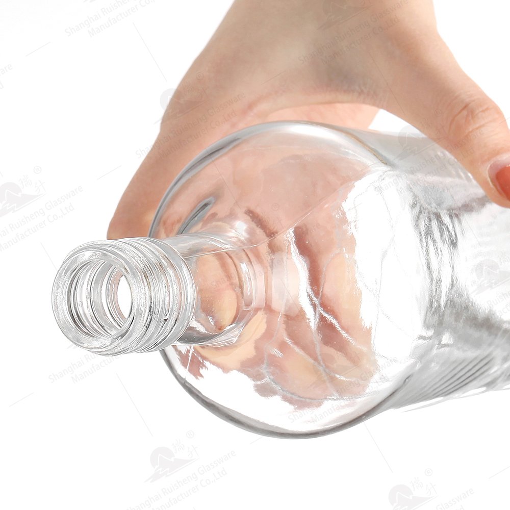 Customized 700ml Liquor bottle Premium Tall Round Fancy Wine bottle Tequila Whisky Vodka Juice Gin Rum Liqueur glass bottles