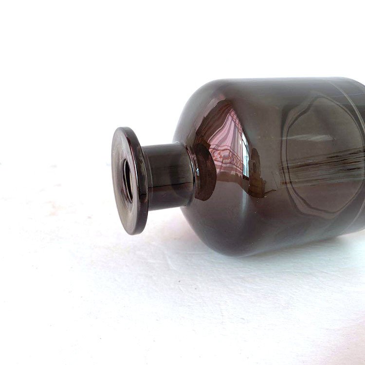 High Quality Round 50ml 100ml 150ml 200ml Home Hanging Room Black Empty Aroma Perfume Reed Diffuser Glass Bottle