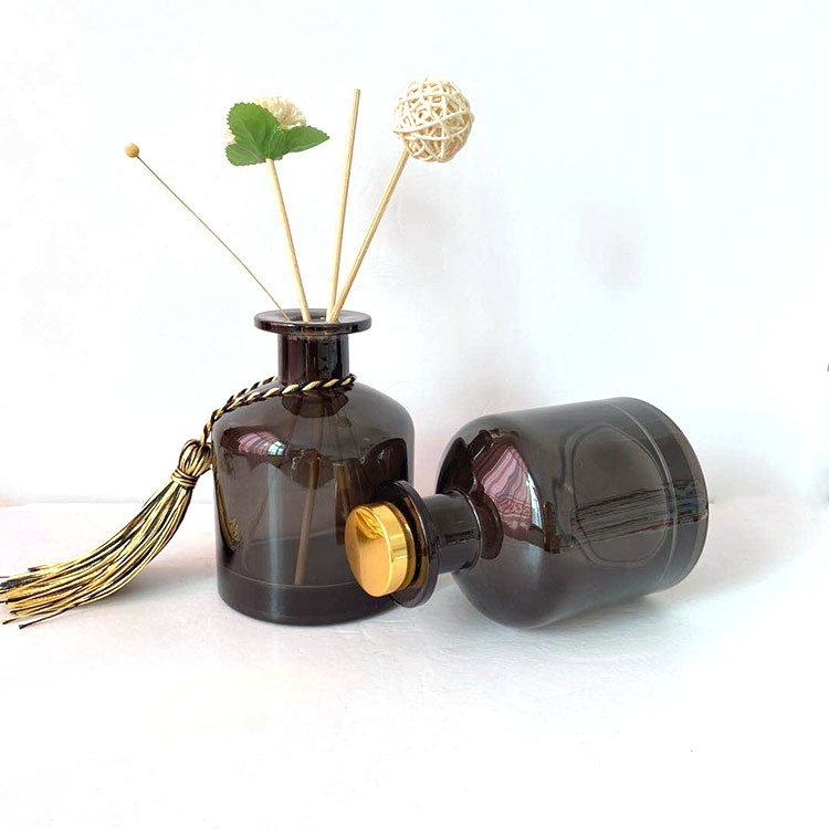 High Quality Round 50ml 100ml 150ml 200ml Home Hanging Room Black Empty Aroma Perfume Reed Diffuser Glass Bottle