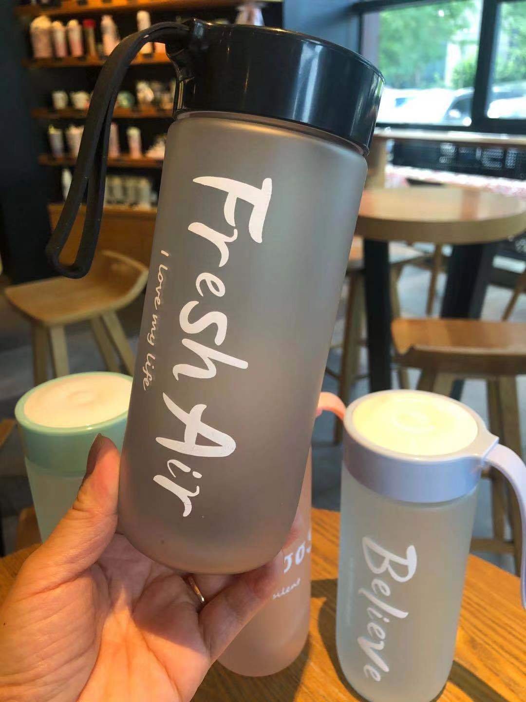 Hot sale 600ml creative scrub portable outdoor plastic cups for students.