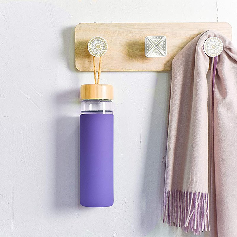 Eco friendly Borosilicate Glass BPA Free 20 Oz Water Bottle with Bamboo Lid and Silicone Sleeve
